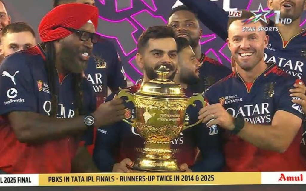 Kohli dedicates IPL win to Gayle and Villiers